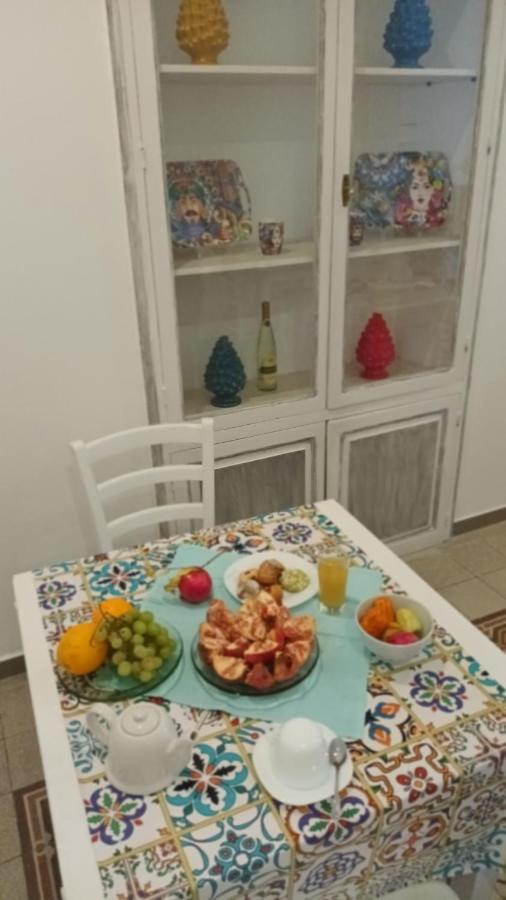 Beb Ammirata Hotel Palermo Bagian luar foto