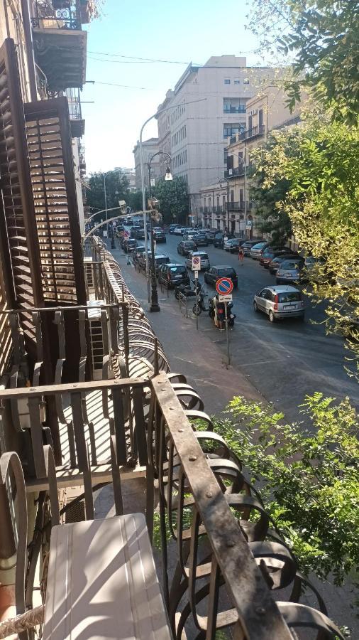 Beb Ammirata Hotel Palermo Bagian luar foto