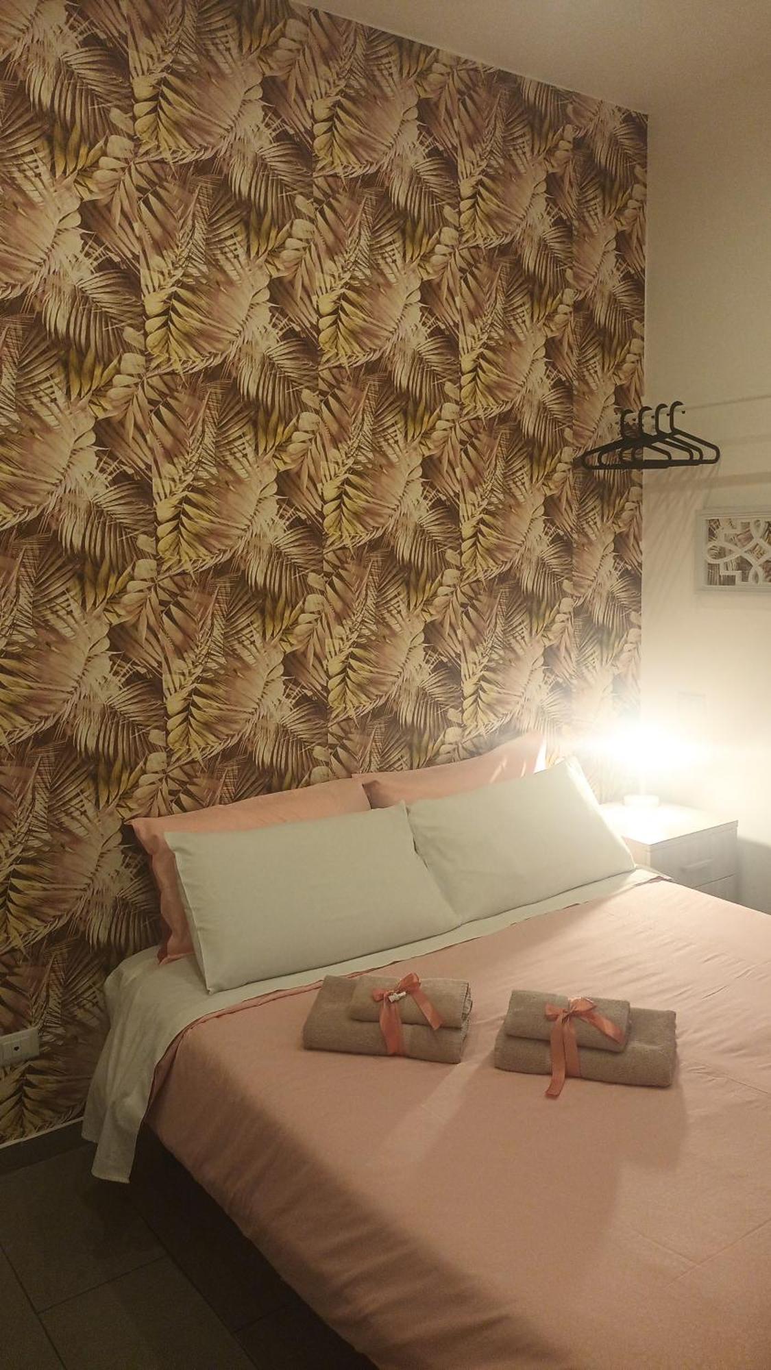 Beb Ammirata Hotel Palermo Bagian luar foto