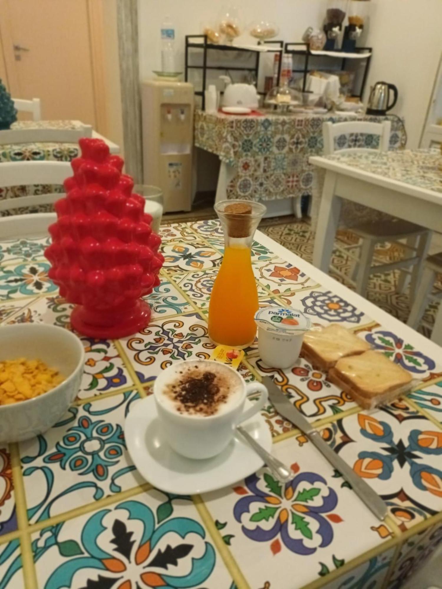 Beb Ammirata Hotel Palermo Bagian luar foto
